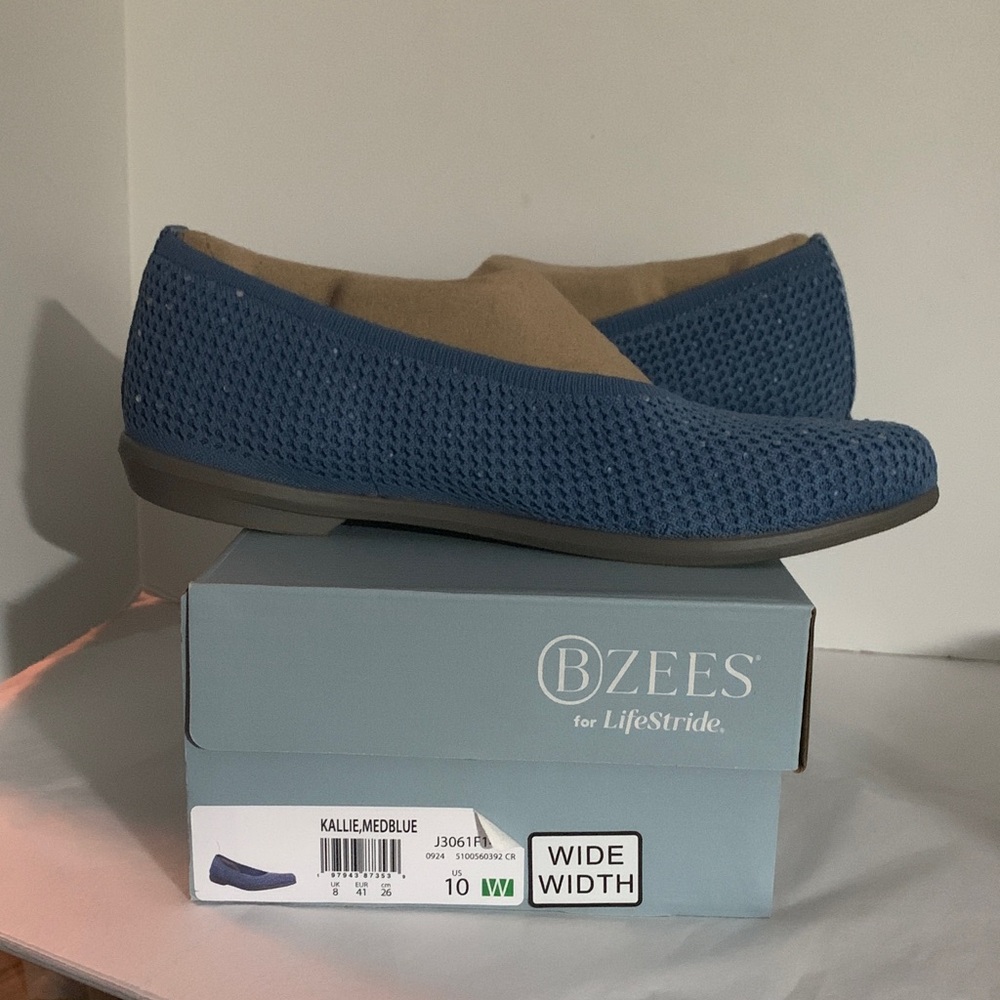 Bzees Women's Kallie Mesh Blue Loafers